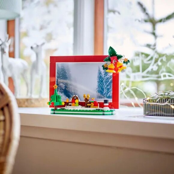 NWT Sealed Box Lego Christmas Picture Frame - Picture 3 of 7